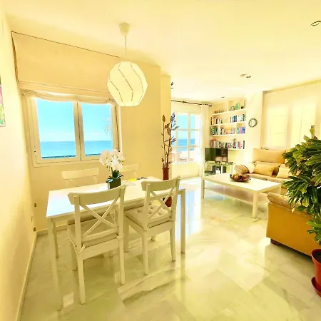 Vistamar Estepona Primera Linea De Playa Frontal Al Mar Y Al Paseo Maritimo De Estepona Apartment *